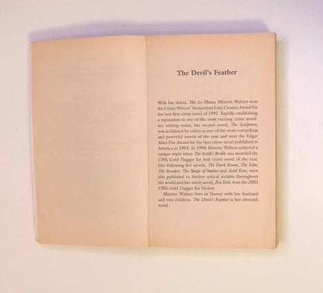 The devil's feather - Minette Walters