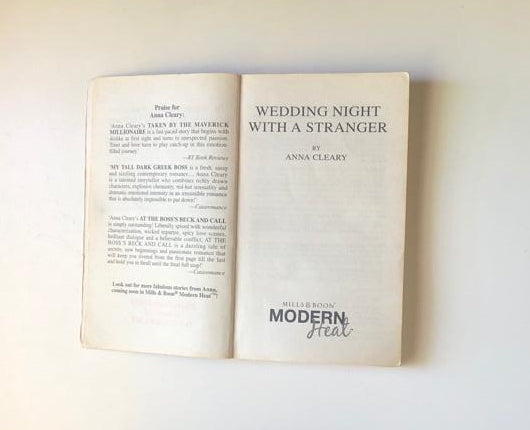 Wedding night with a stranger - Anna Cleary (Mills & Boon: Modern Heat)