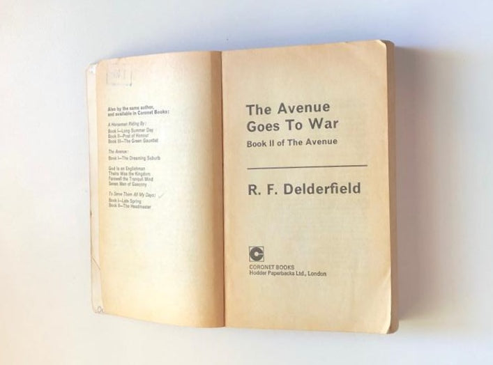 The avenue goes to war - R.F. Delderfield (Book 2: 1940 - 1947)
