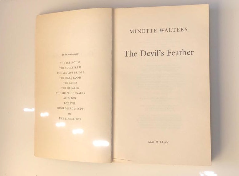 The devil's feather - Minette Walters (First edition)