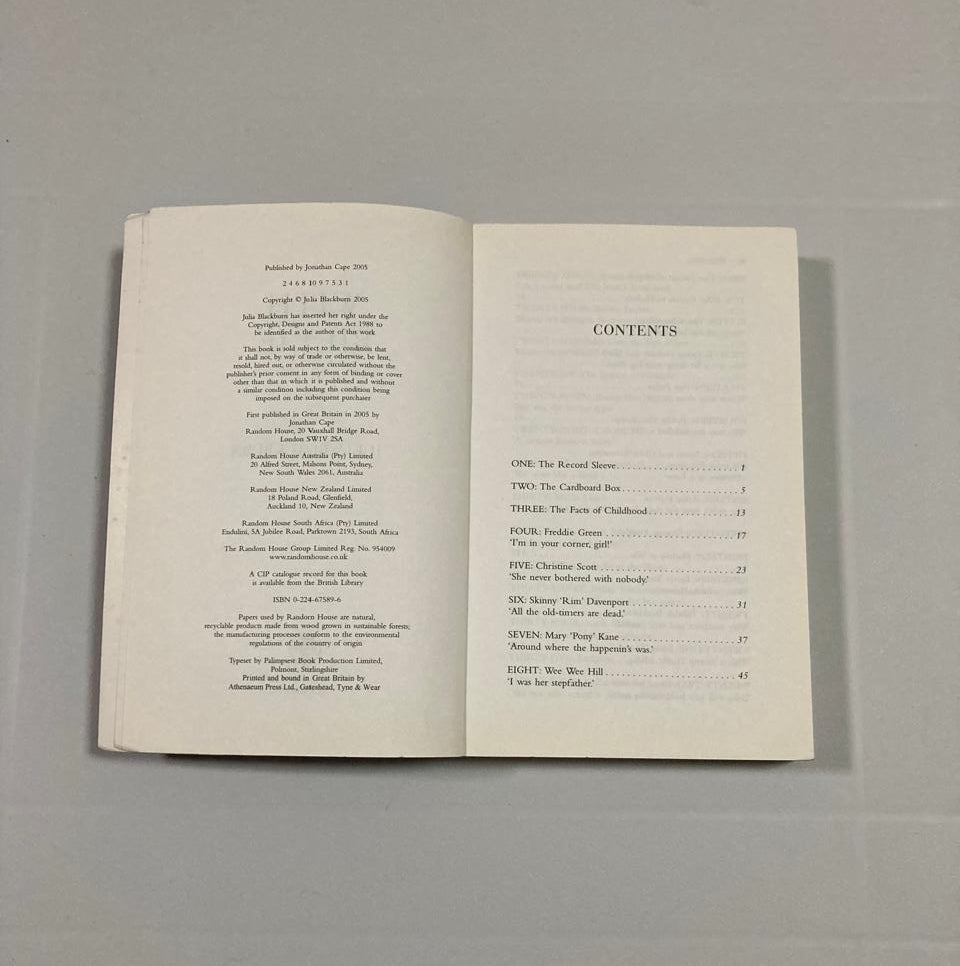 With Billie: An extraordinary and haunting new life of the first lady of jazz - Julia Blackburn