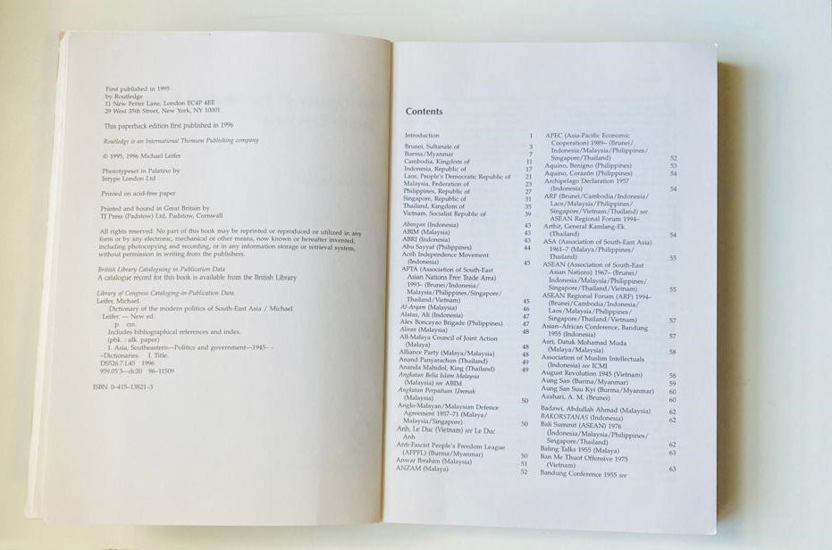 Dictionary of the modern politics of South-East Asia - Michael Leifer