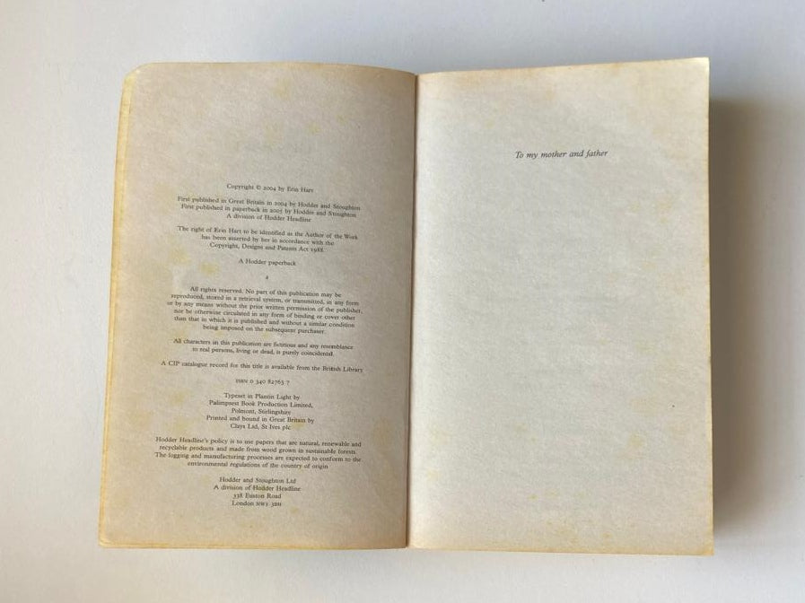 Lake of sorrows - Erin Hart (Nora Gavin #2)