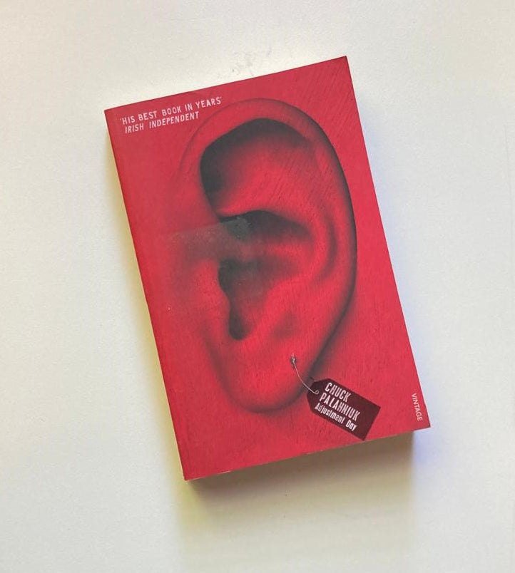 Adjustment day - Chuck Palahniuk