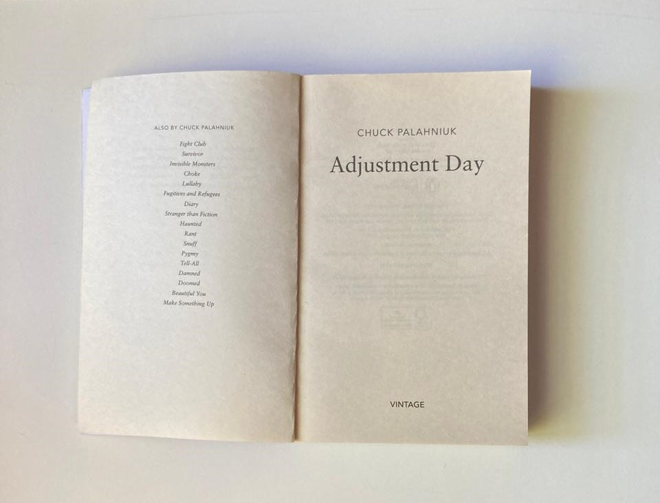 Adjustment day - Chuck Palahniuk