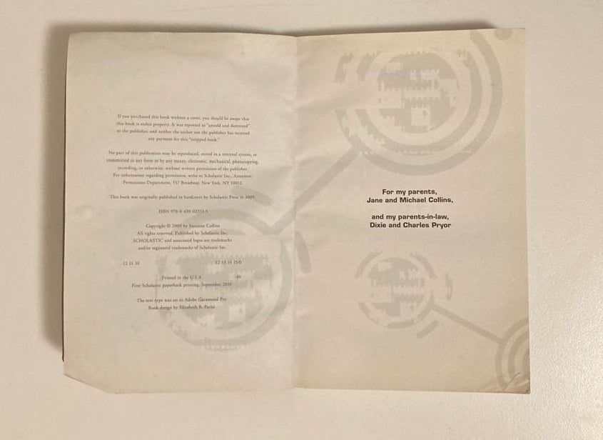 Catching fire - Suzanne Collins (The Hunger Games #2)