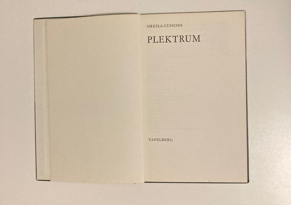 Plektrum - Sheila Cussons