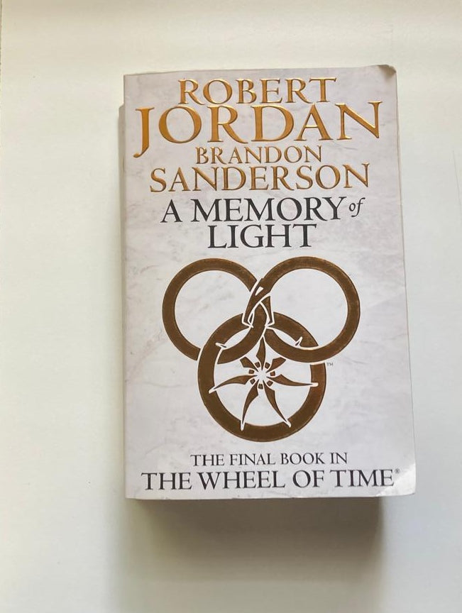 A memory of light - Robert Jordan (The Wheel of Time #14)