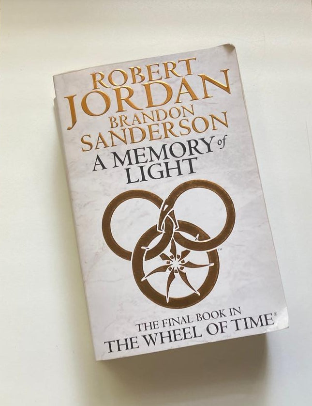 A memory of light - Robert Jordan (The Wheel of Time #14)