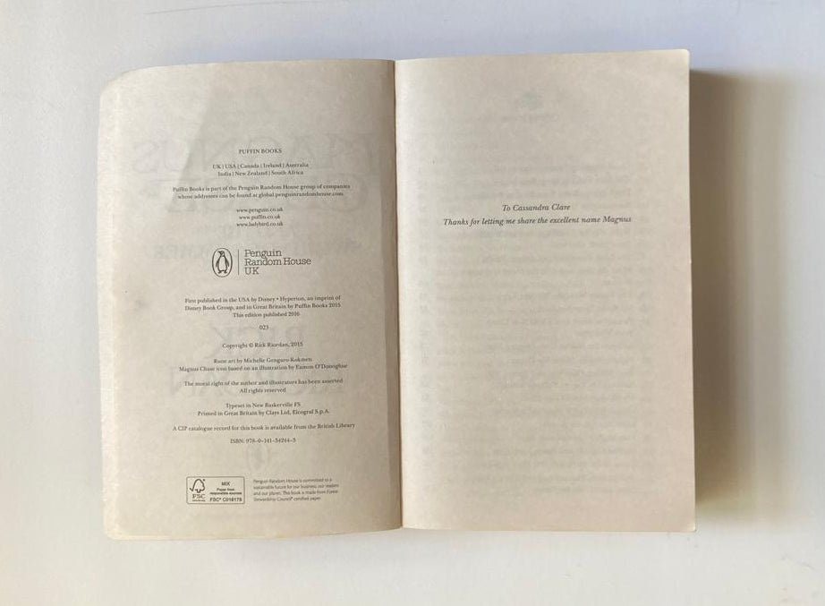 Magnus Chase and the sword of summer - Rick Riordan (Magnus Chase and the Gods of Asgard #1)