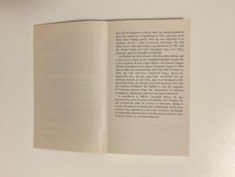 Knots and crosses - Ian Rankin (Inspector Rebus #1)