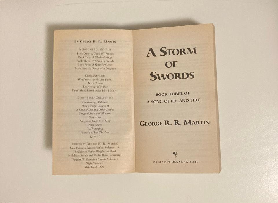 A storm of swords: A song of fire and ice - George R.R. Martin (A song of ice and fire #3)