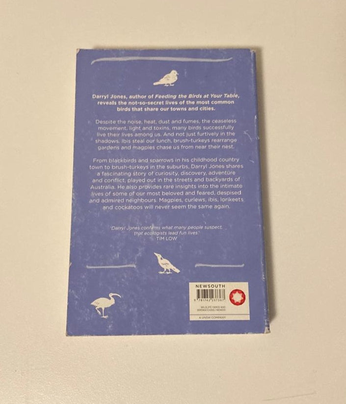 Curlews on vulture street: Cities, birds, people & me - Darryl Jones (First edition)