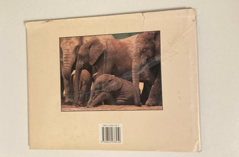 African elephants: A photographic celebration - Nigel Dennis (Photographer) and Clive Walker (Text)