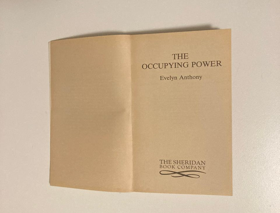The occupying power - Evelyn Anthony