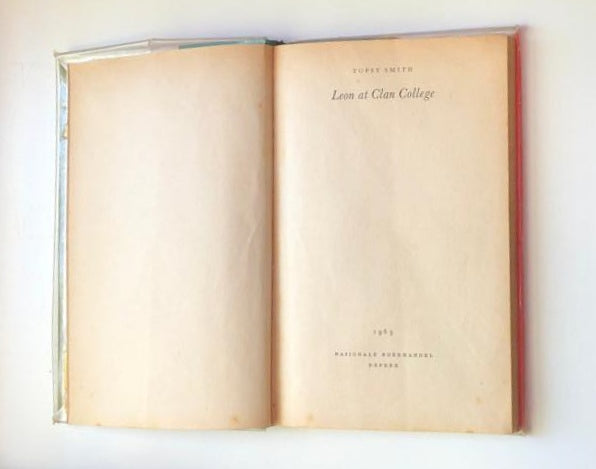 Leon at Clan College - Topsy Smith (First edition)