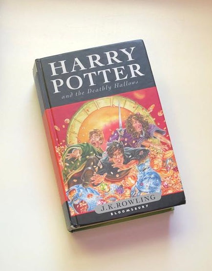 Harry Potter and the deathly hallows - J.K. Rowling (First edition)