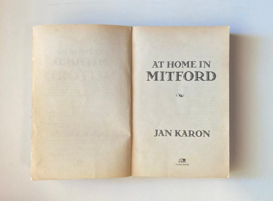 At home in Mitford - Jan Karon (Mitford Years #1)