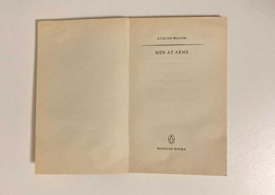 Men at arms - Evelyn Waugh (Sword of Honour #1)