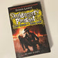 Last stand of dead men - Derek Landy (Skulduggery Pleasant #8)