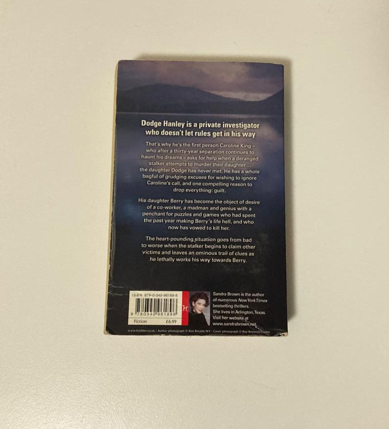 Tough customer - Sandra Brown (Mitchell & Associates #2)