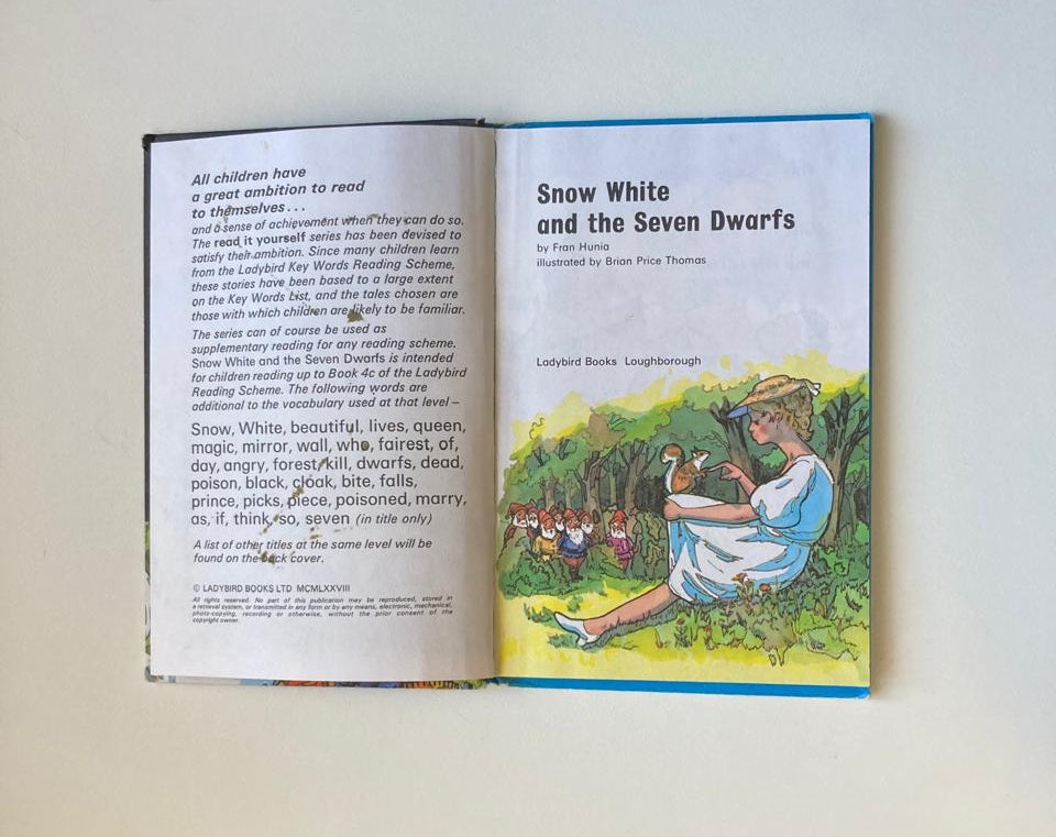 Snow White and the seven dwarfs (Read it yourself series by Ladybird Books)