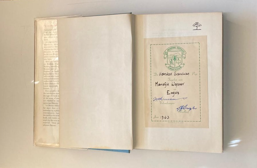 A decent fellow doesn't work - Lawrence G. Green (First edition)