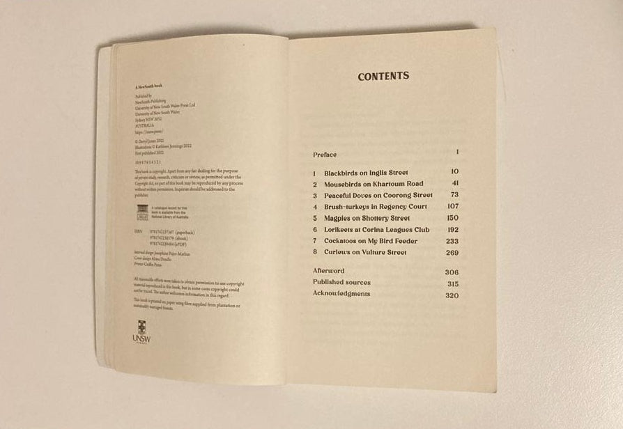 Curlews on vulture street: Cities, birds, people & me - Darryl Jones (First edition)