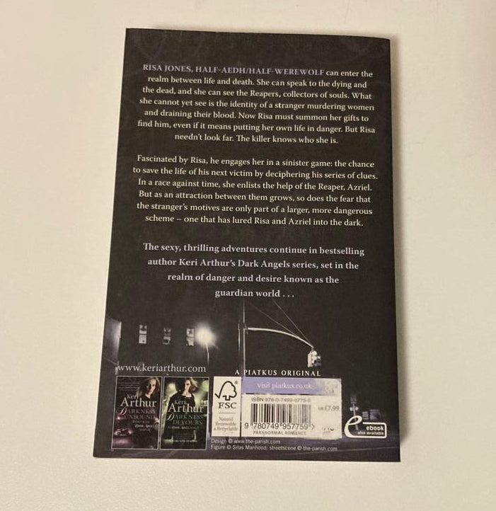 Darkness hunts - Keri Arthur (Dark Angels #4)