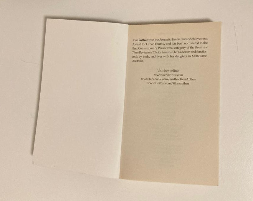 Darkness hunts - Keri Arthur (Dark Angels #4)