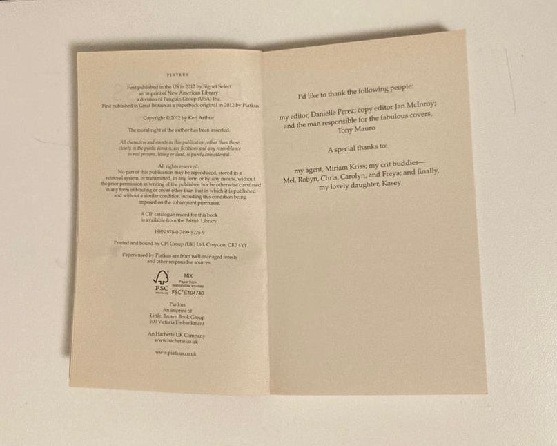 Darkness hunts - Keri Arthur (Dark Angels #4)