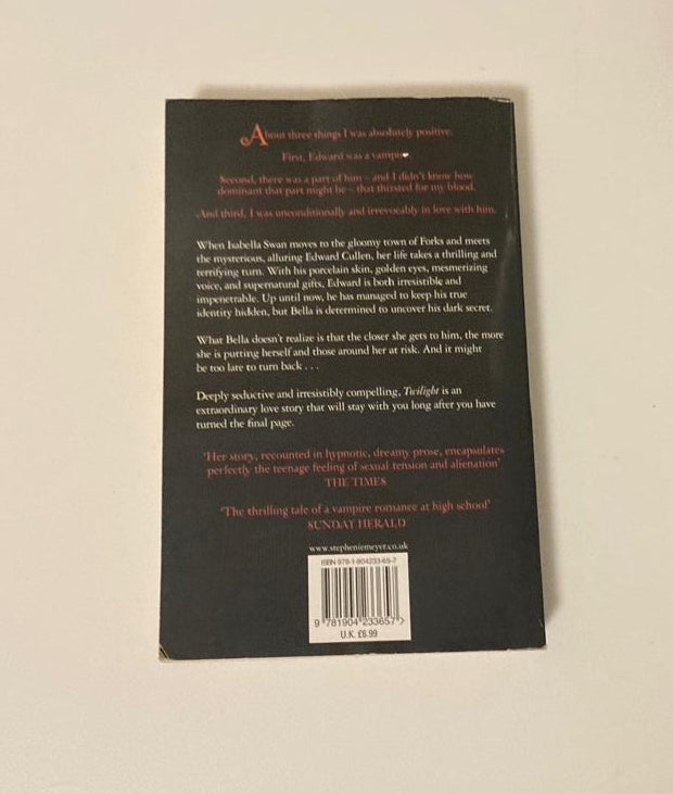 Twilight - Stephenie Meyer (Twilight #1)
