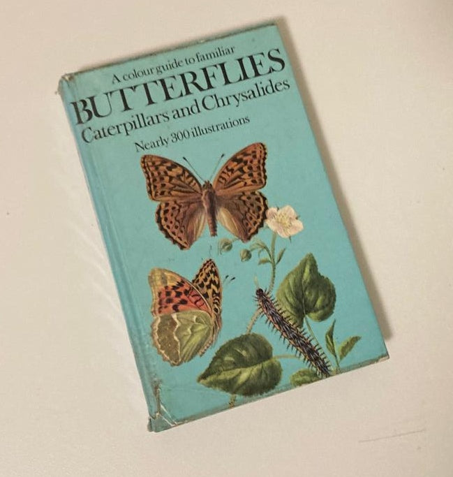 A colour guide to familiar butterflies, caterpillars and chrysalides - Josef Moucha