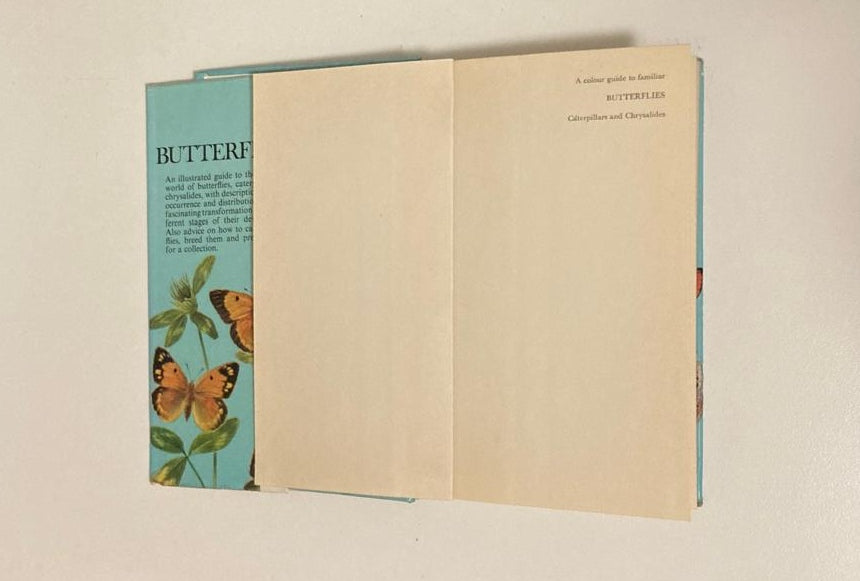 A colour guide to familiar butterflies, caterpillars and chrysalides - Josef Moucha