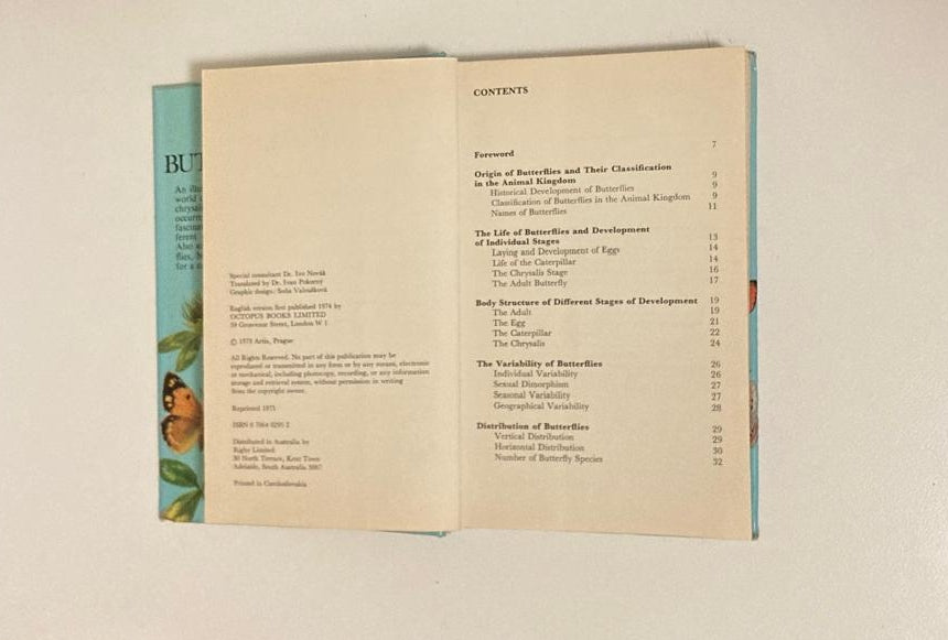 A colour guide to familiar butterflies, caterpillars and chrysalides - Josef Moucha