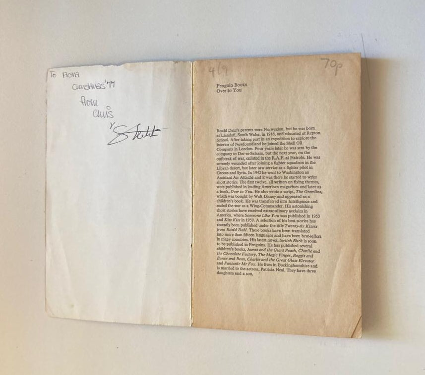 Over to you: Ten stories of flyers and flying - Roald Dahl