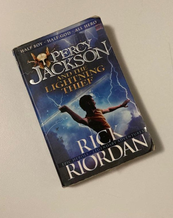 Percy Jackson and the lightning thief - Rick Riordan (Percy Jackson and the Olympians #1)