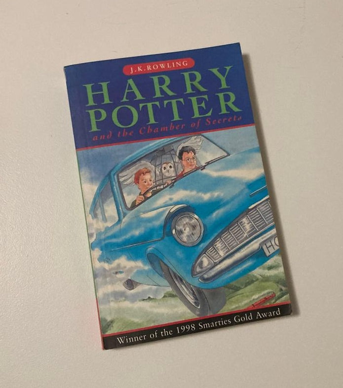 Harry Potter and the chamber of secrets - J.K. Rowling (Harry Potter #2)