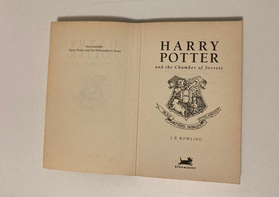 Harry Potter and the chamber of secrets - J.K. Rowling (Harry Potter #2)