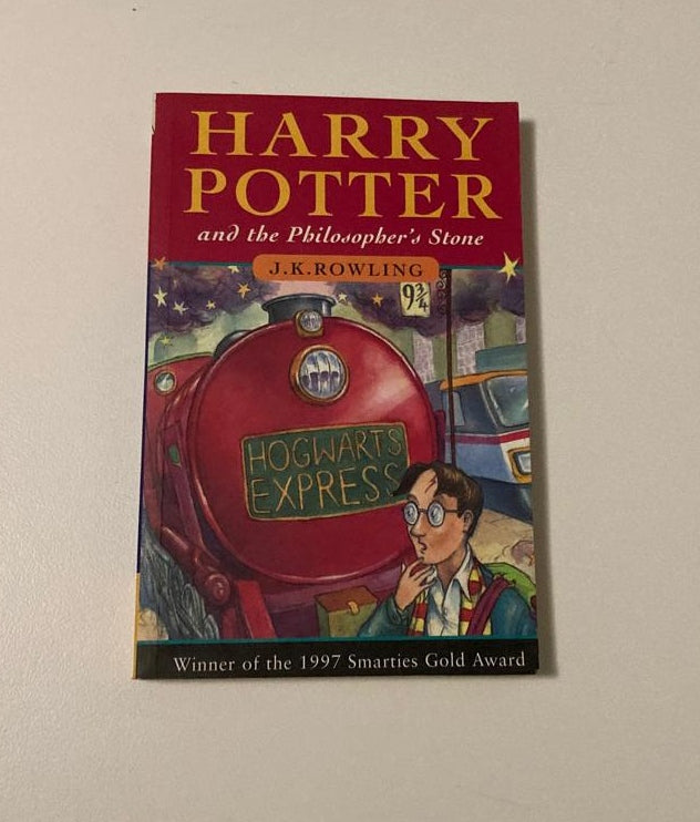 Harry Potter and the philosopher's stone - J.K. Rowling (Harry Potter #1)