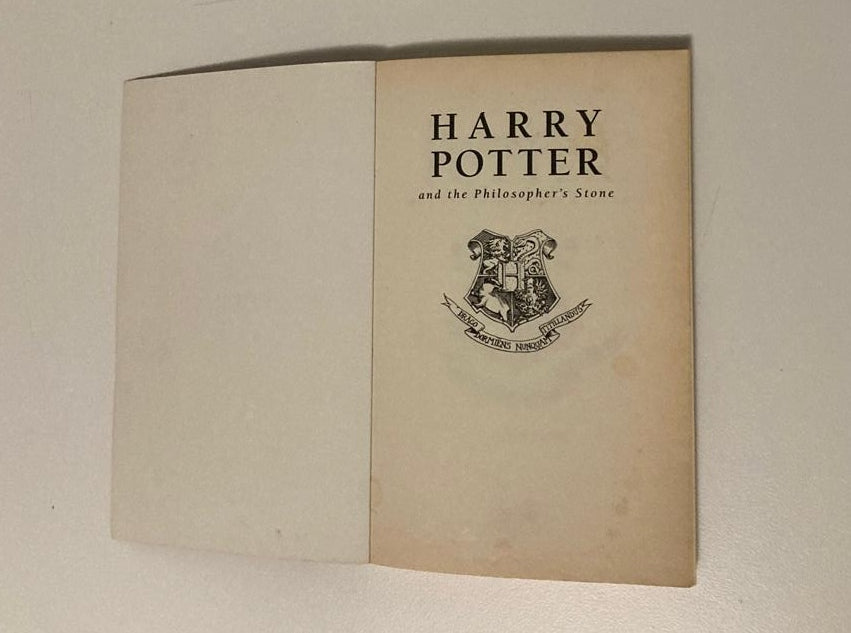 Harry Potter and the philosopher's stone - J.K. Rowling (Harry Potter #1)