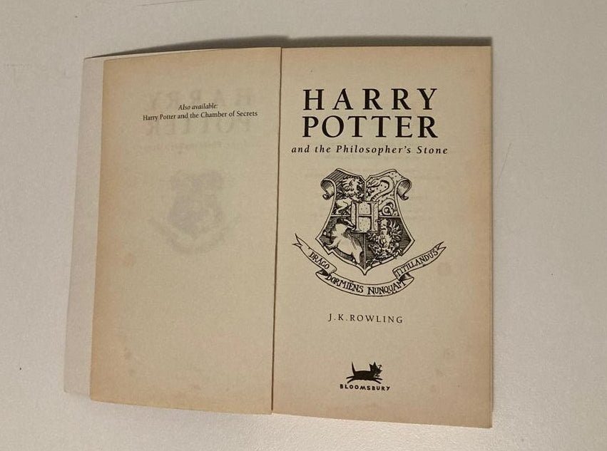 Harry Potter and the philosopher's stone - J.K. Rowling (Harry Potter #1)