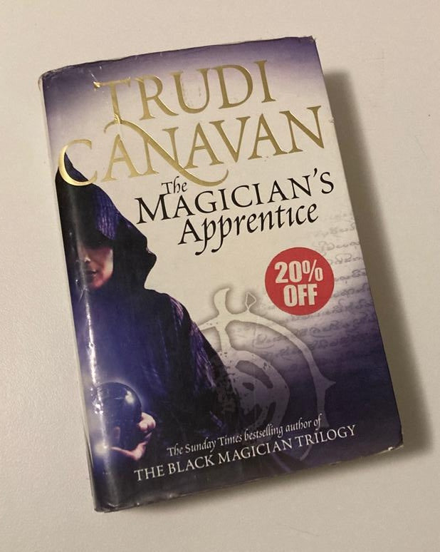 The magician's apprentice - Trudi Canavan (The Black Magician Trilogy #0.5)