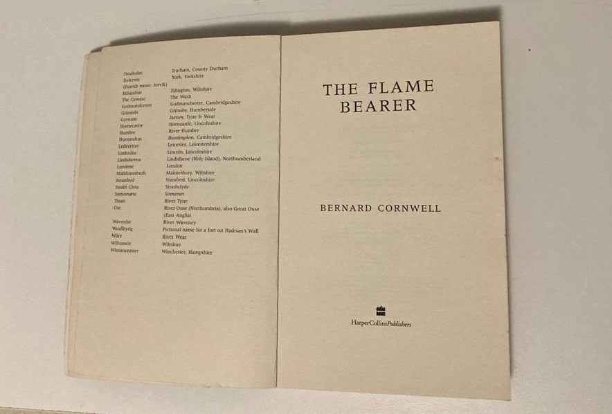 The flame bearer - Bernard Cornwell (The Last Kingdom #10; First UK edition)