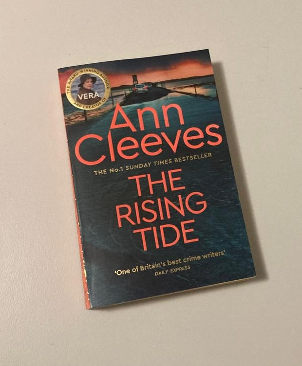 The rising tide - Ann Cleeves (Vera Stanhope #10)