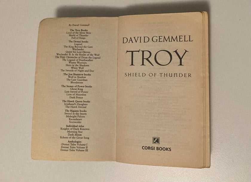 Shield of thunder - David Gemmell (Troy #2)