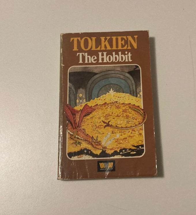 The hobbit - J.R.R. Tolkien (Middle Earth #1)