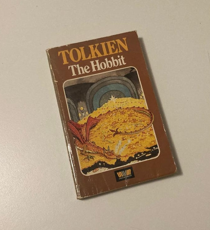 The hobbit - J.R.R. Tolkien (Middle Earth #1)