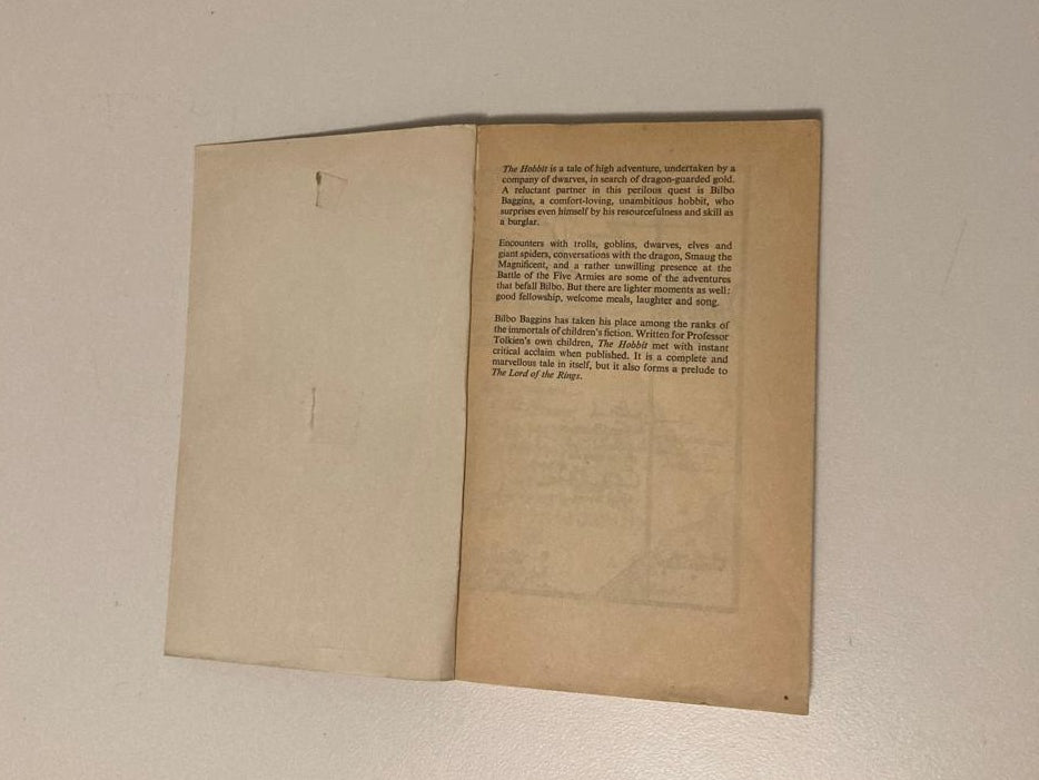 The hobbit - J.R.R. Tolkien (Middle Earth #1)