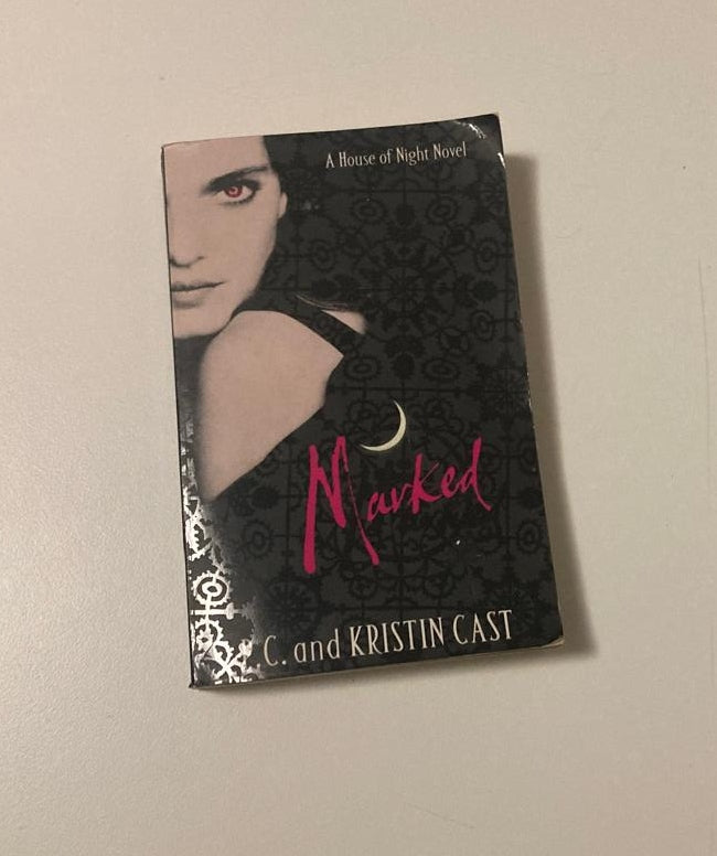 Marked - P.C. and Kristin Cast (House of Night #1)